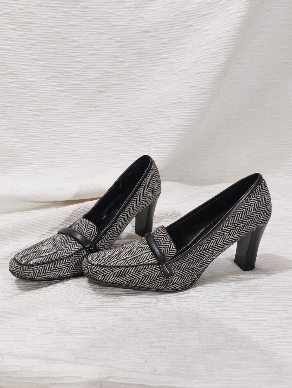 Karen Scott Black & White Herringbone Mid Heel Loafers Size 6.5